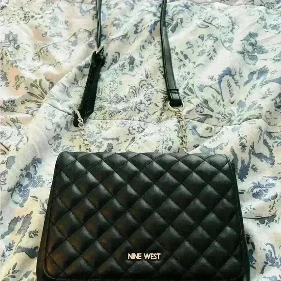 Nine West black cross purse - Picture 2 of 9